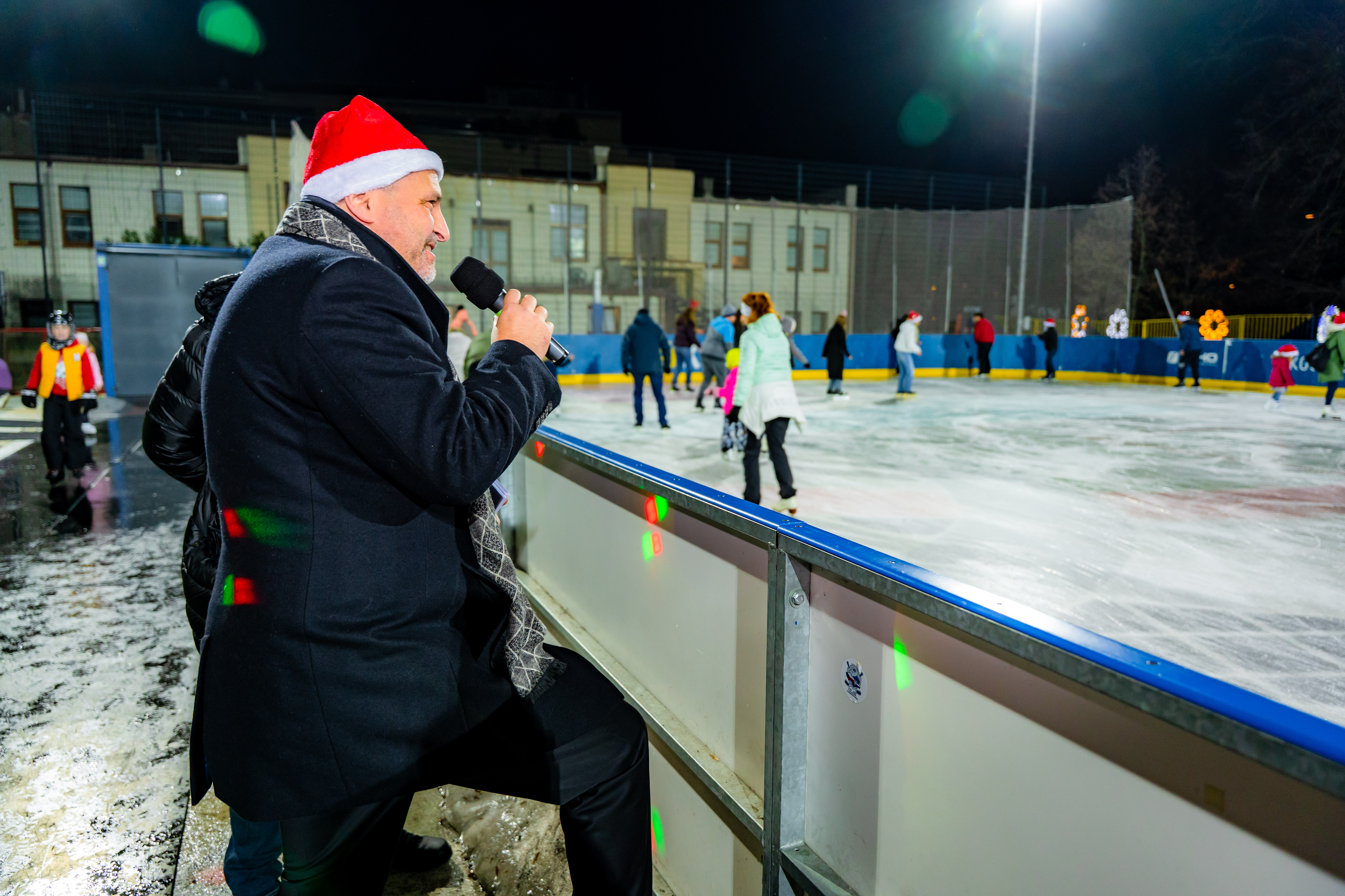 Otvorenie ladovej plochy v Mestskom parku-8